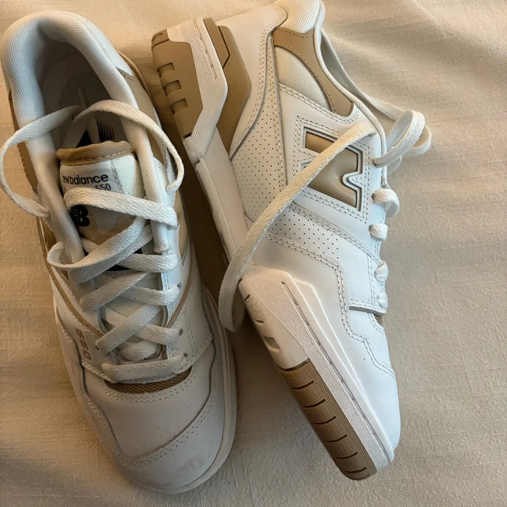 New Balance 550, W8.5, White / Incense | LIKE NEW - Picture 7 of 7